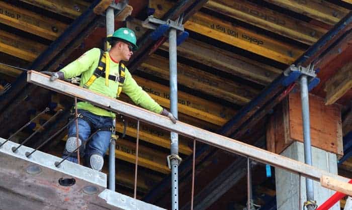 best-safety-harness-for-construction