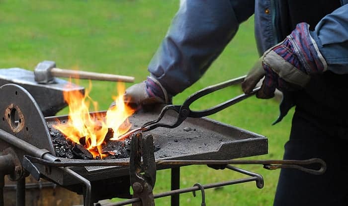9 Best Heat-Resistant Gloves - Safe and Ideal for Cooking 9 Best Heat-Resistant Gloves - Safe and Ideal for Cooking