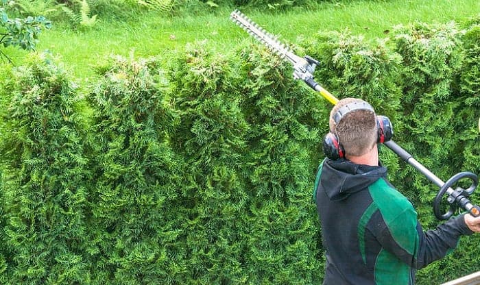 best-headphones-for-lawn-mowing