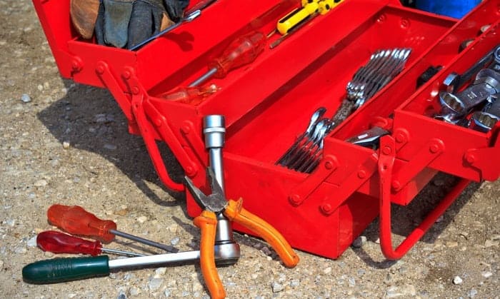 cantilever-steel-tool-box