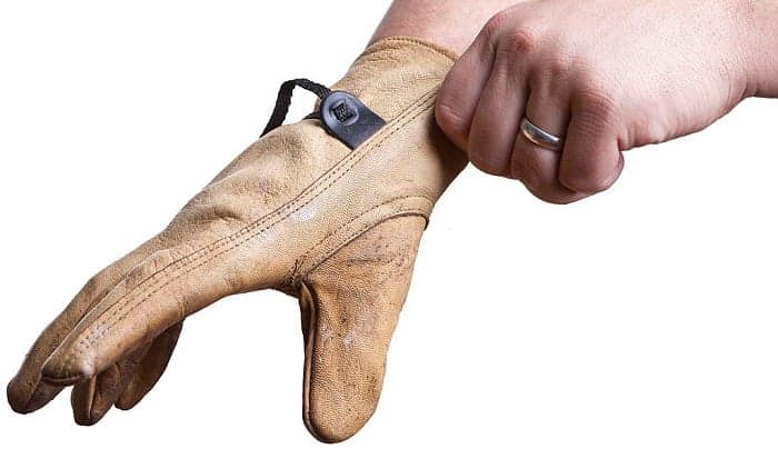 Shrink shop leather gloves