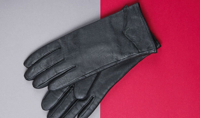 how to stretch leather gloves