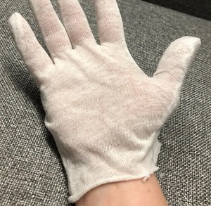 Glove-liner-or-cotton-gloves