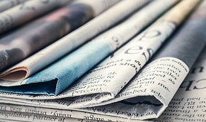 Store-the-gloves-with-newspapers