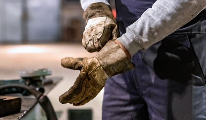 how to clean smelly work gloves