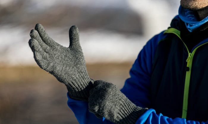 how to keep your fingers warm in gloves