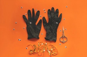 spray-paint-gloves