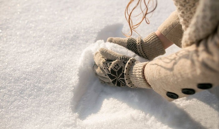 gloves-don't-keep-hands-warm