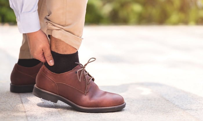 how to stop shoes from rubbing the back of your ankle