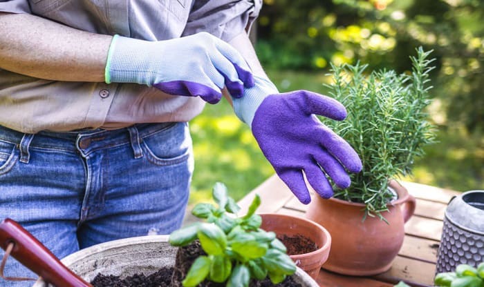 how to wash polyester gloves