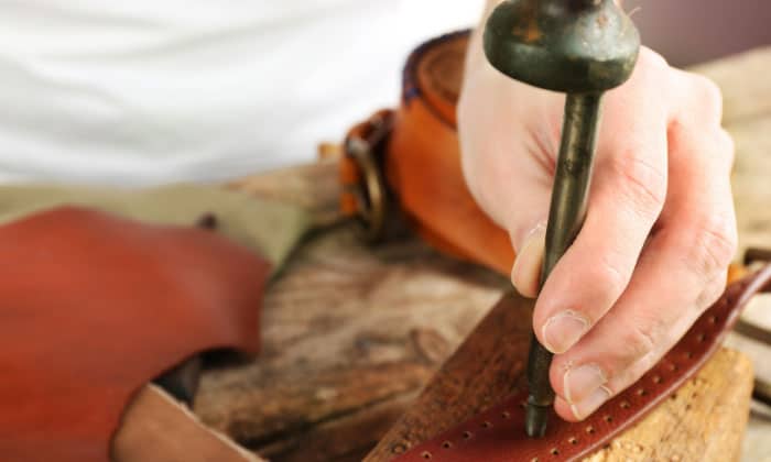 carving-leather-belt