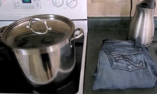 Boil-the-water-in-a-large-pot