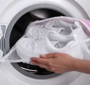 materials-to-wash-On-Cloud-shoes-by-machine